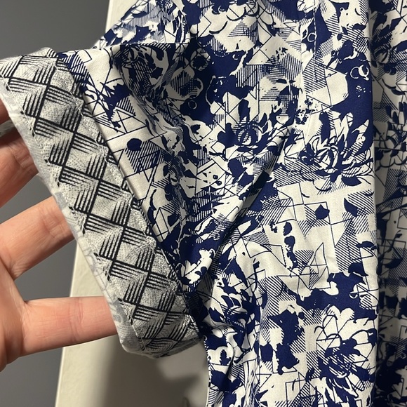 Robert Graham Short Sleeve Button Down - Picture 5 of 5